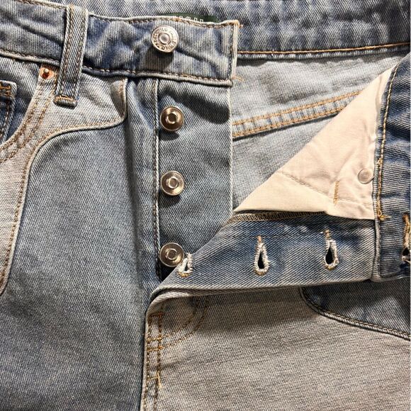 Wild Fable Two-Tone Super High-Rise Cutoff Jean Shorts Size 4 - Picture 9 of 11